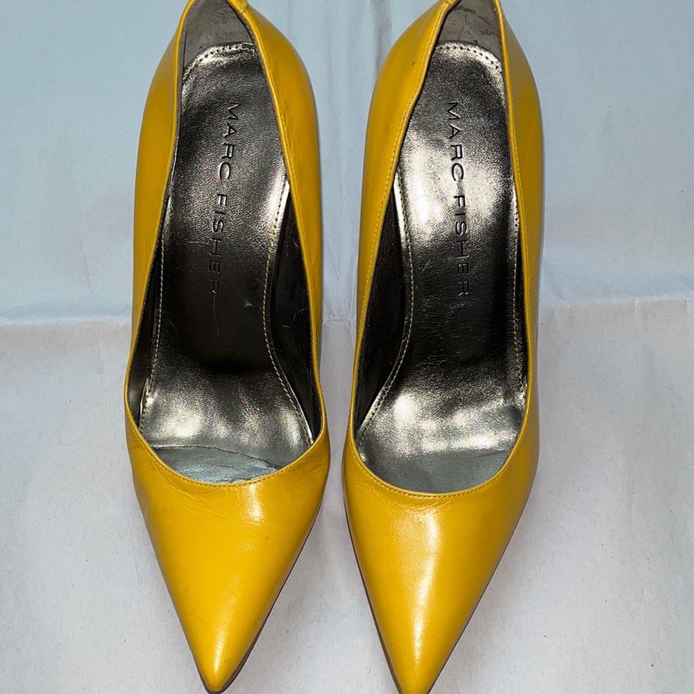 Marc Fisher yellow heels size 9